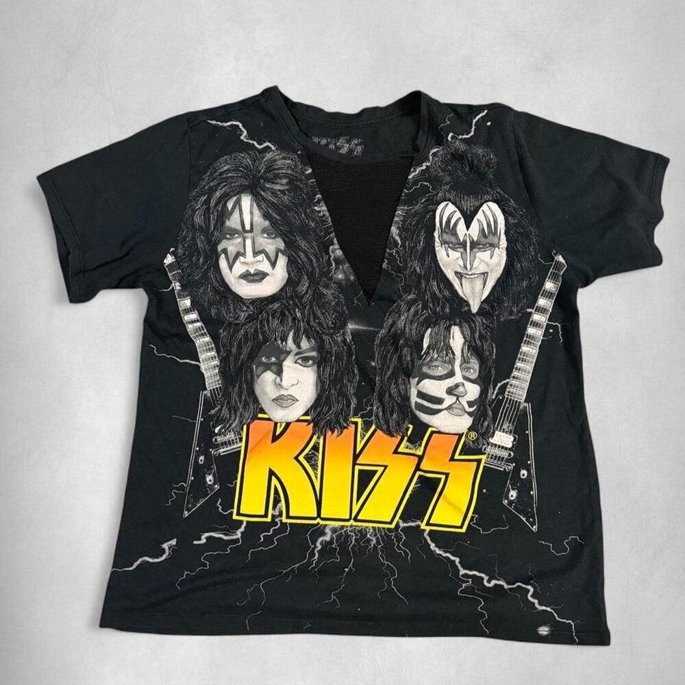 Small |  Vintage-style KISS Graphic Band Tee